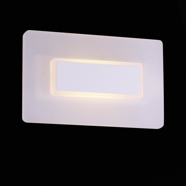 SL585.011.01 Светильник настенный ST-Luce Белый/Белый LED 1*6W